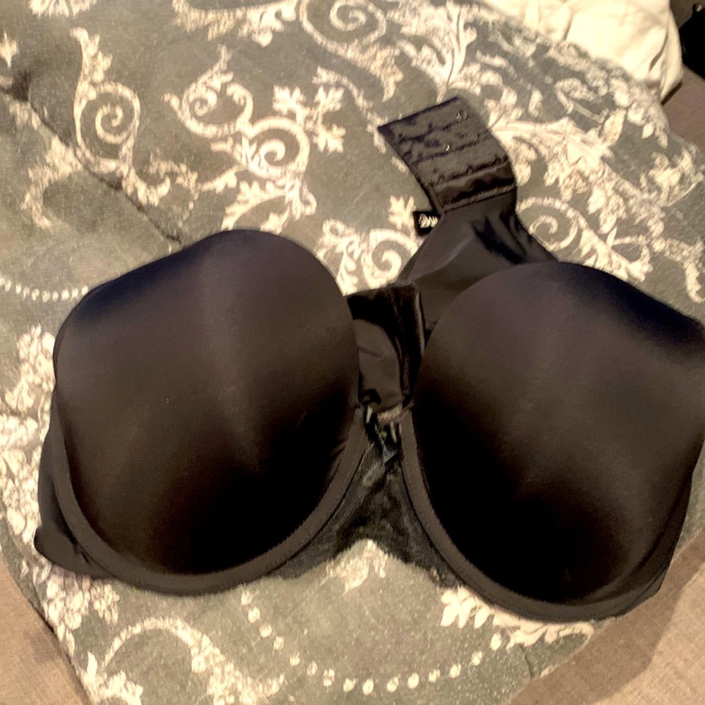 Torrid black bra, never worn , 40B